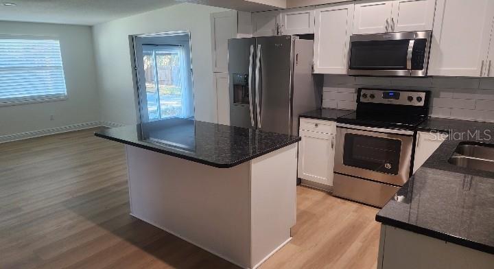 Image 8 of 23 For 1530 Arden Street