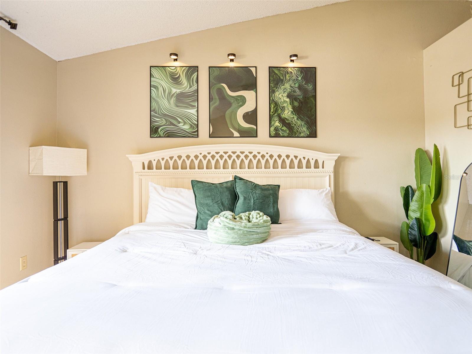 Listing photo id 9 for 3204 Sabal Palms Court B