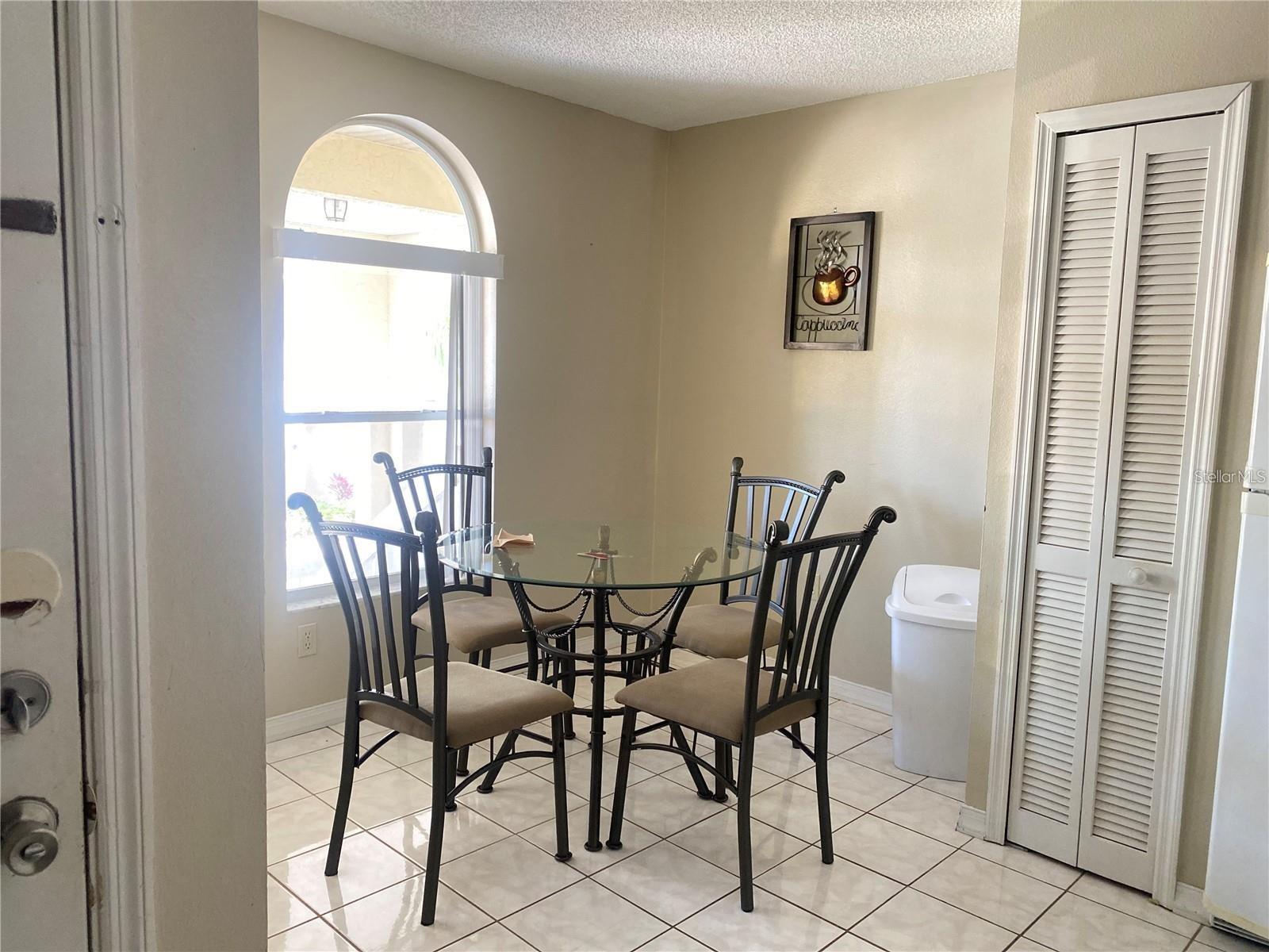Listing photo id 3 for 3204 Sabal Palms Court B