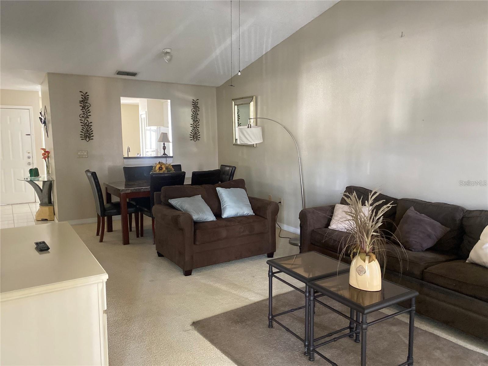 Listing photo id 7 for 3204 Sabal Palms Court B