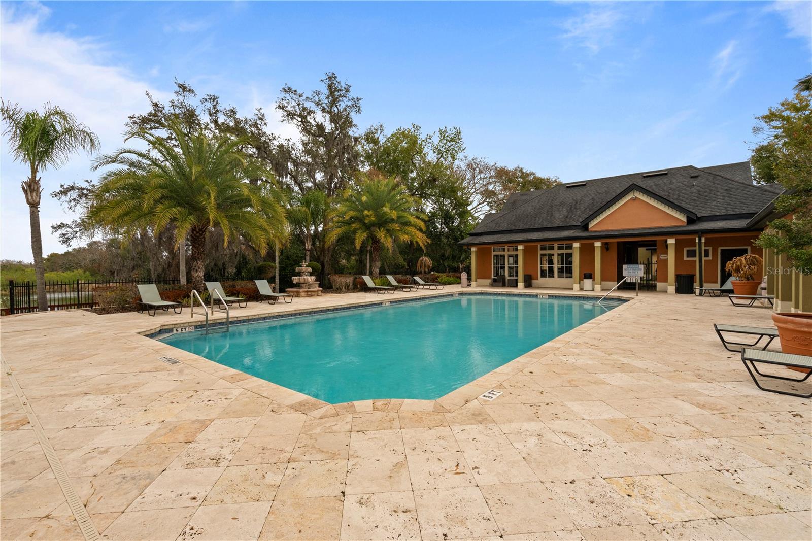 Image 27 of 39 For 6021 Westgate Drive 823