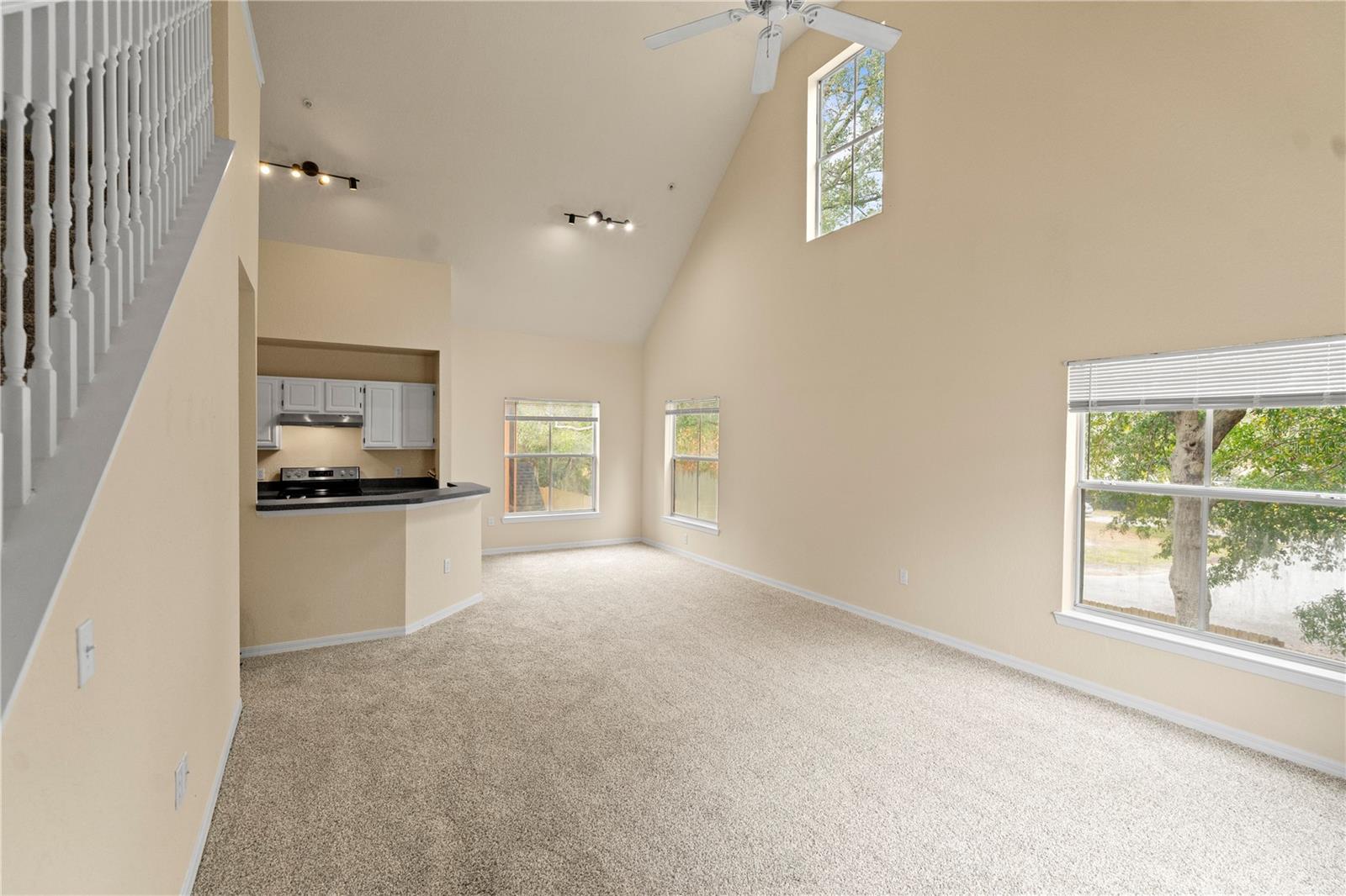 Image 5 of 39 For 6021 Westgate Drive 823