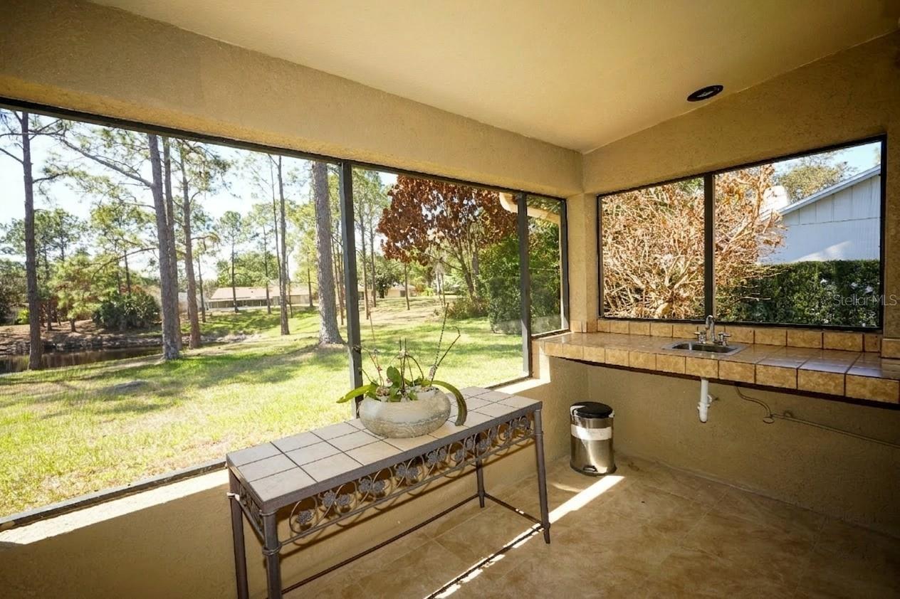 Image 17 of 31 For 9056 Woodbreeze Boulevard