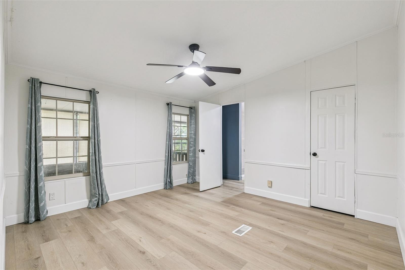 Image 12 of 27 For 2832 4th Street