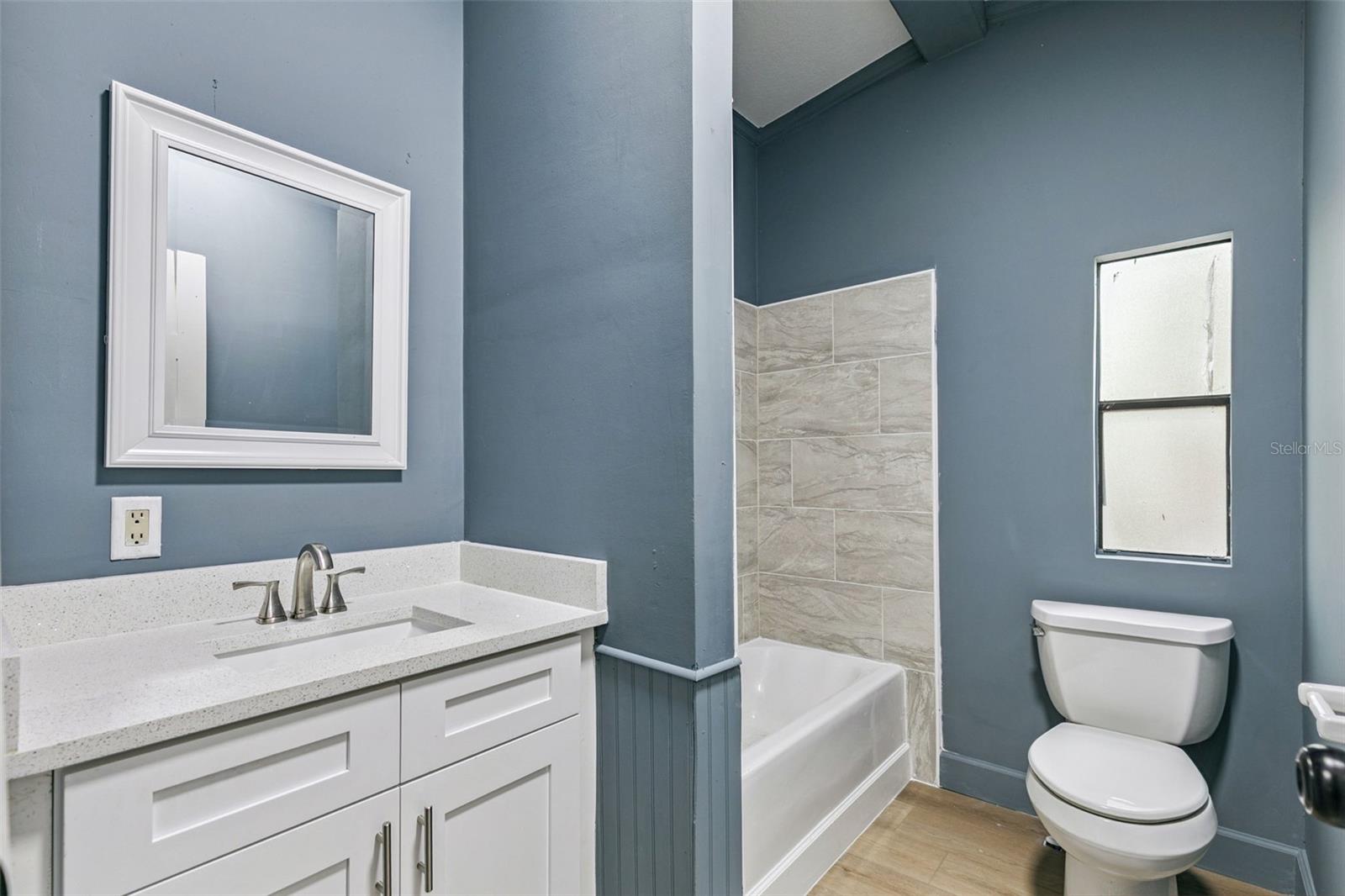 Image 17 of 27 For 2832 4th Street