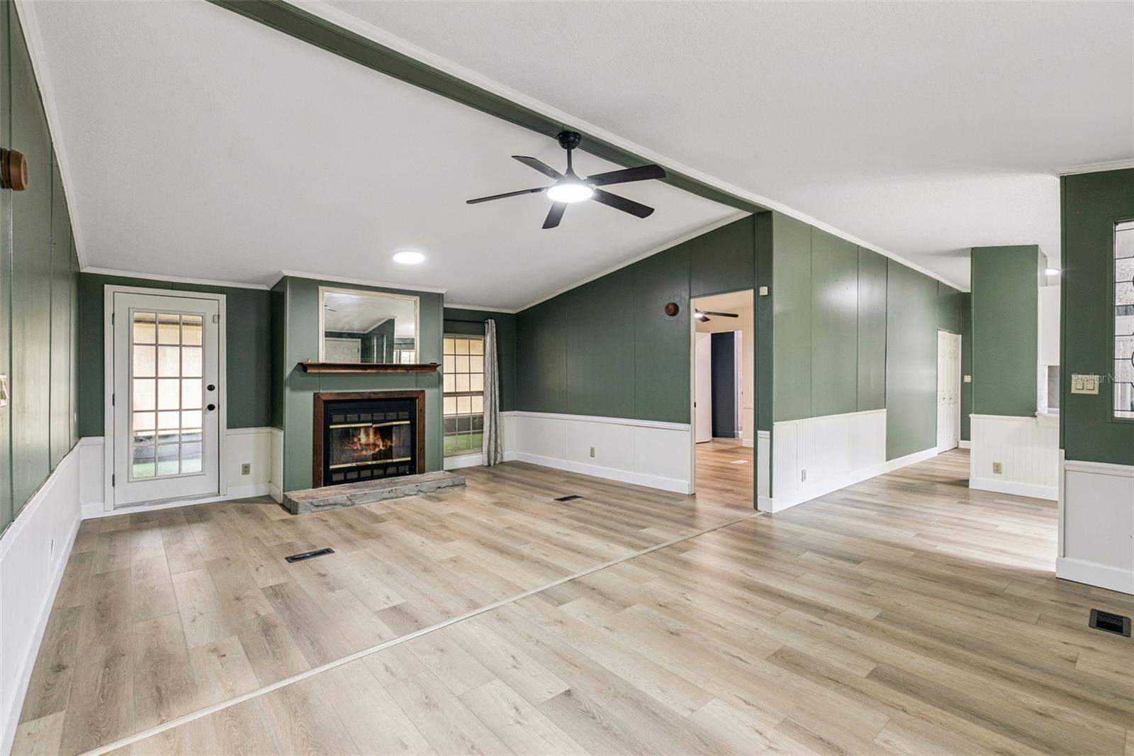 Image 5 of 27 For 2832 4th Street