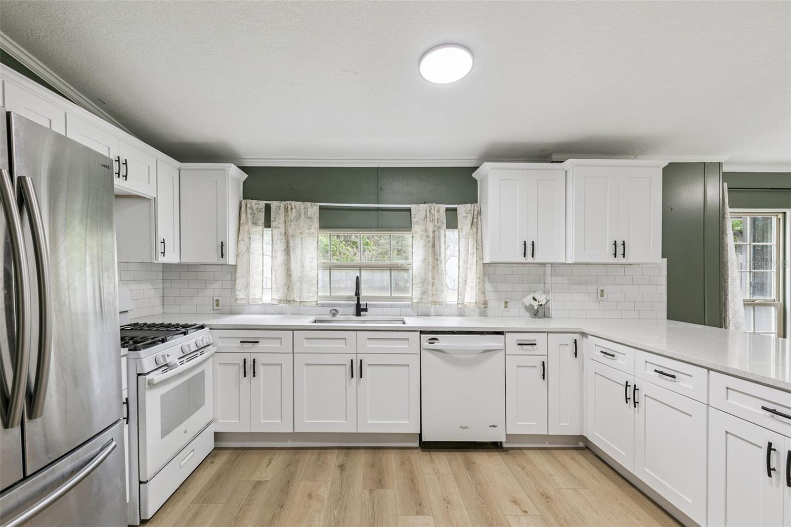 Image 7 of 27 For 2832 4th Street