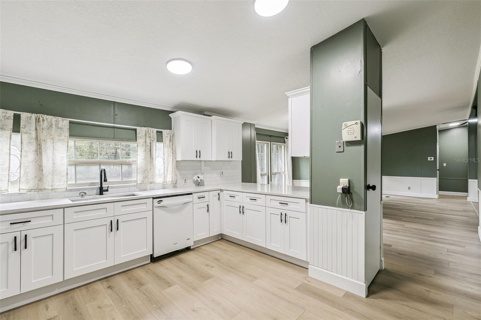 Image 8 of 27 For 2832 4th Street