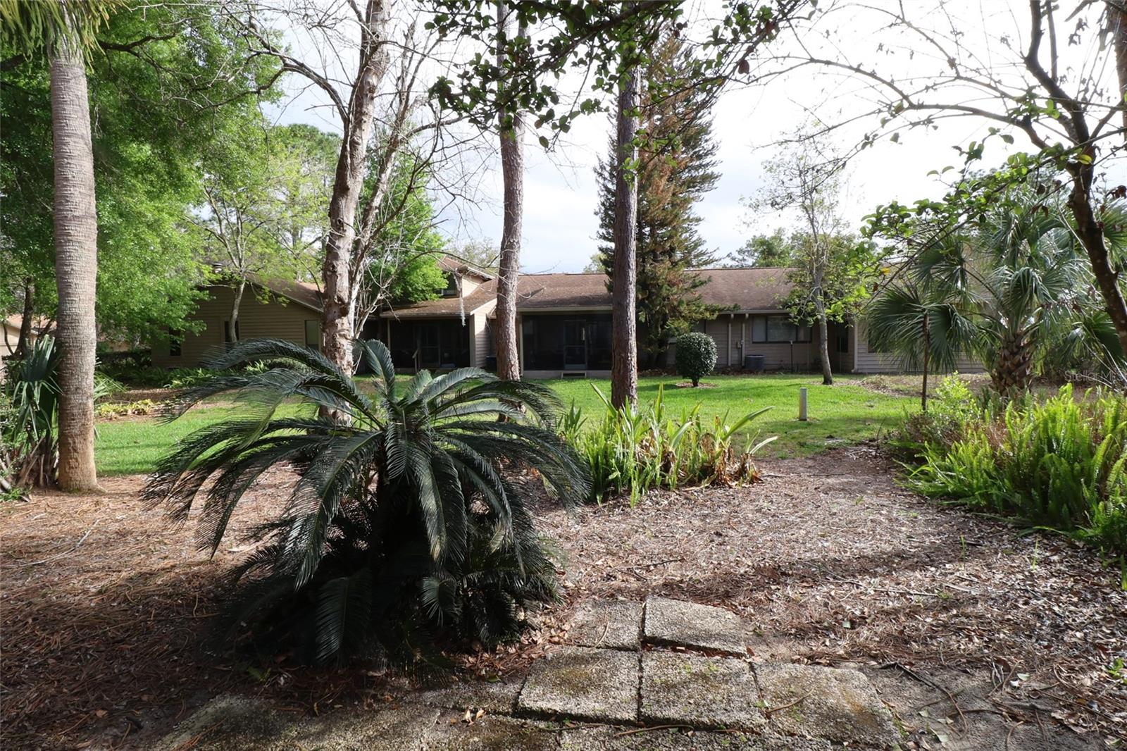 Image 12 of 23 For 406 Evesham Place