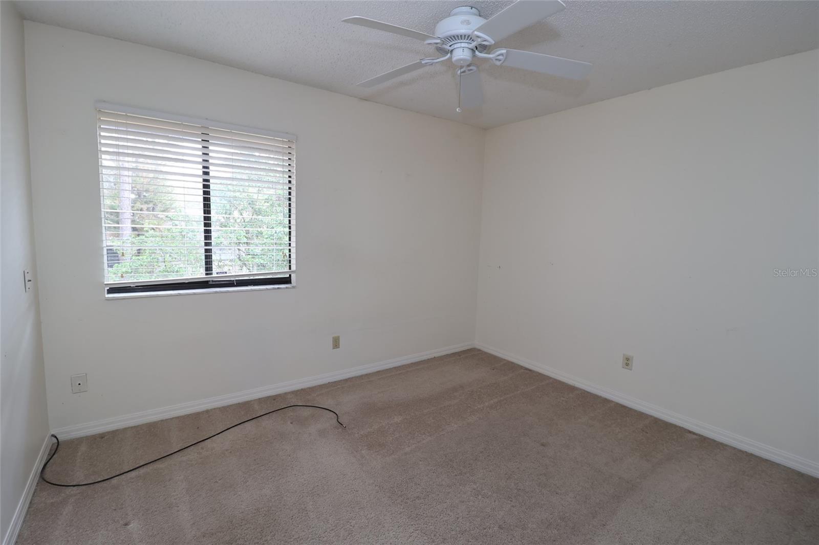 Image 13 of 23 For 406 Evesham Place