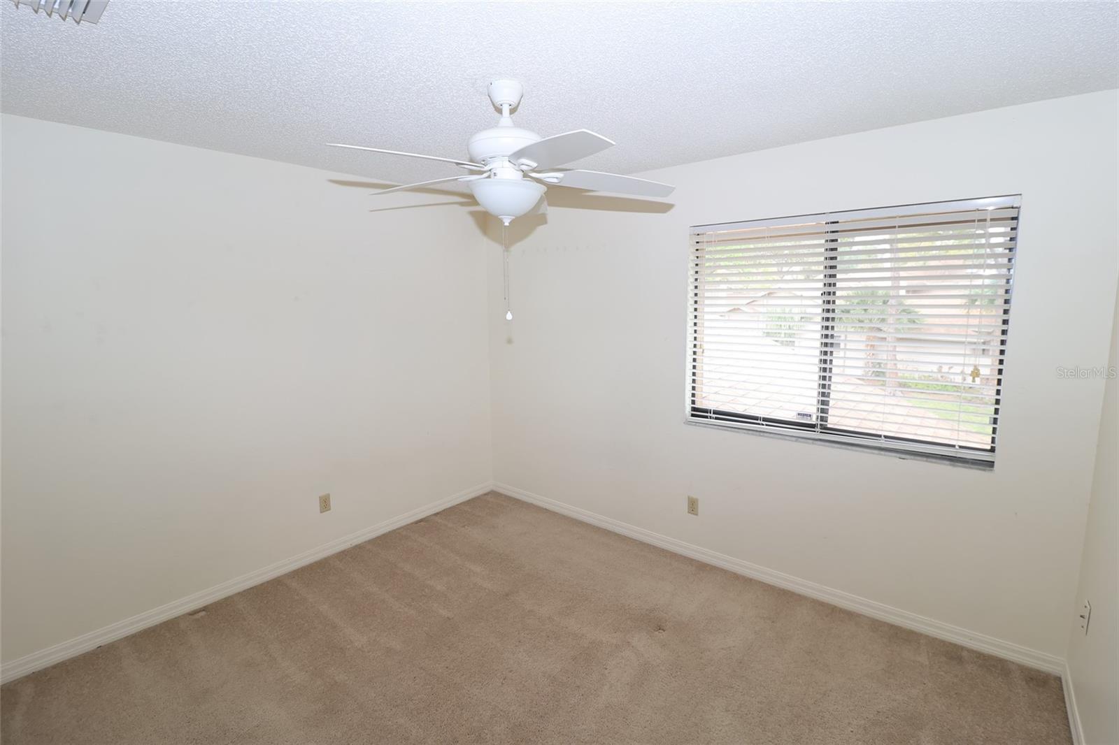 Image 16 of 23 For 406 Evesham Place