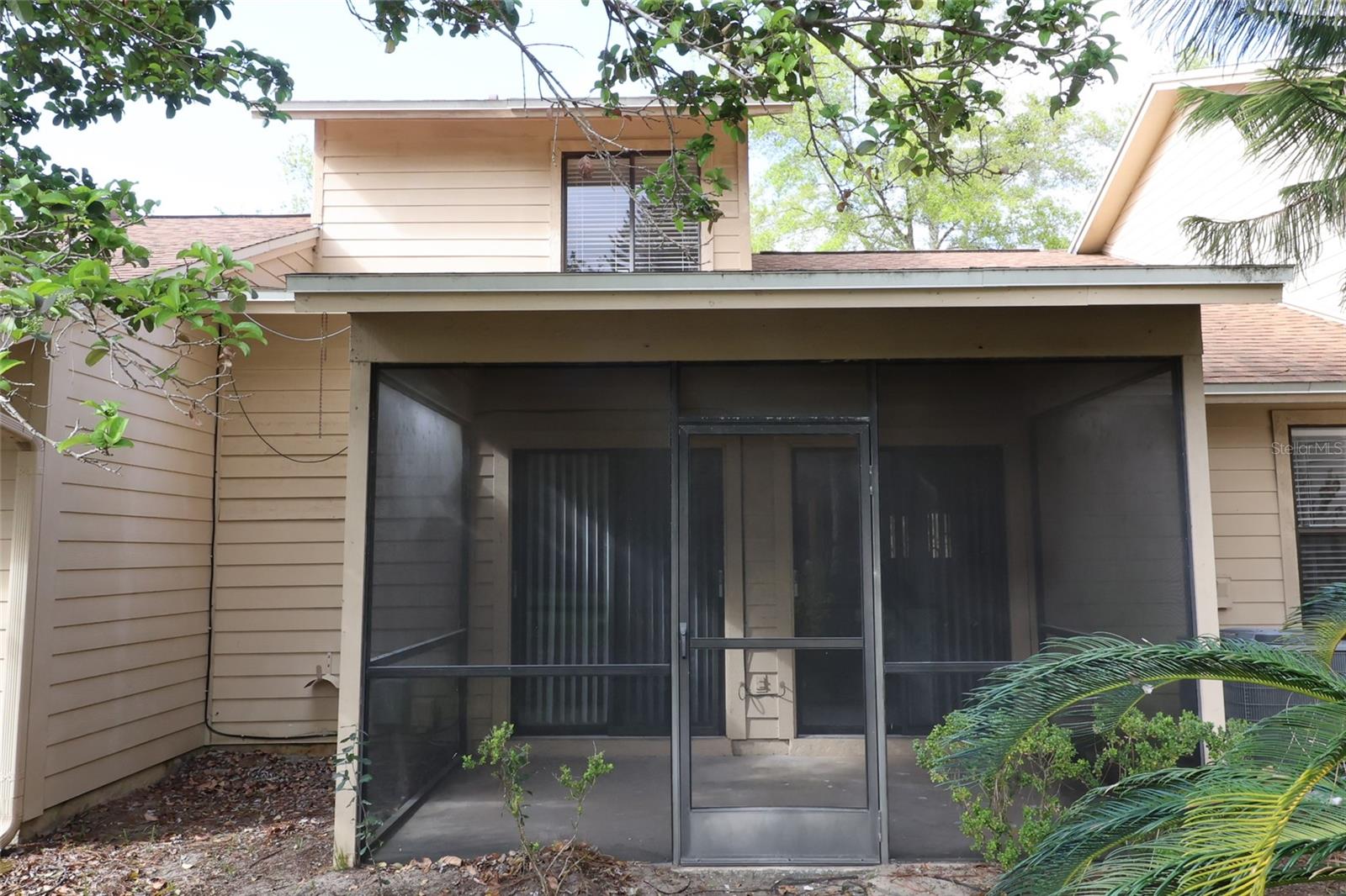 Image 17 of 23 For 406 Evesham Place