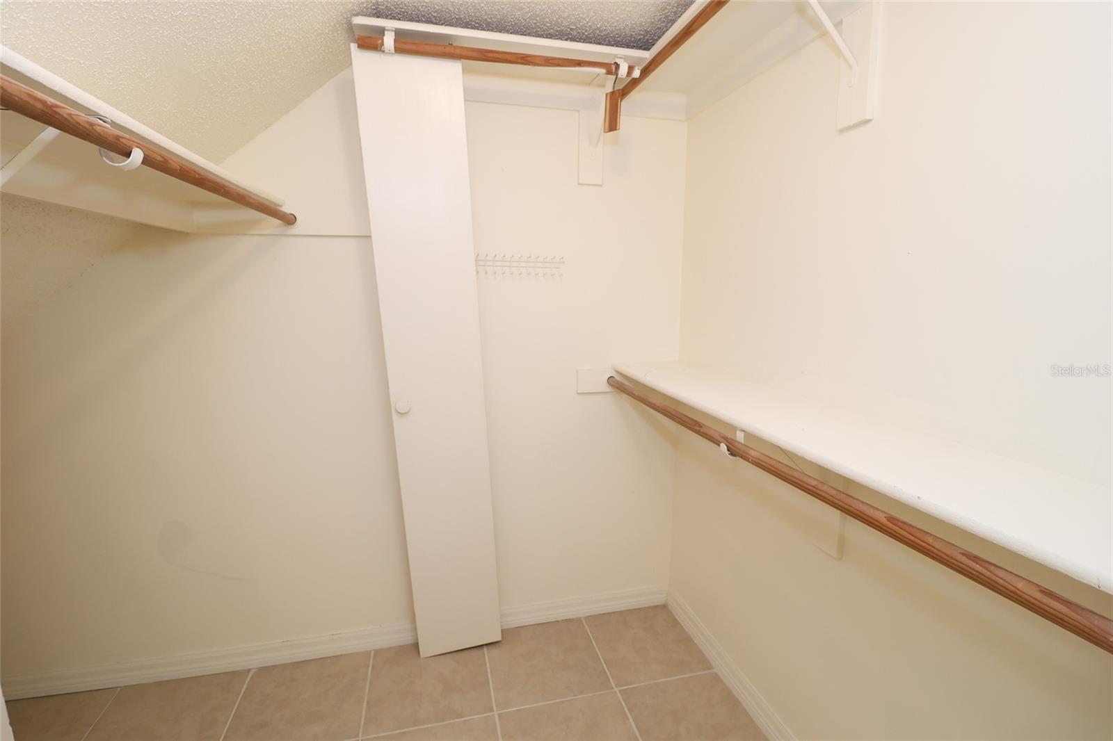 Image 8 of 23 For 406 Evesham Place