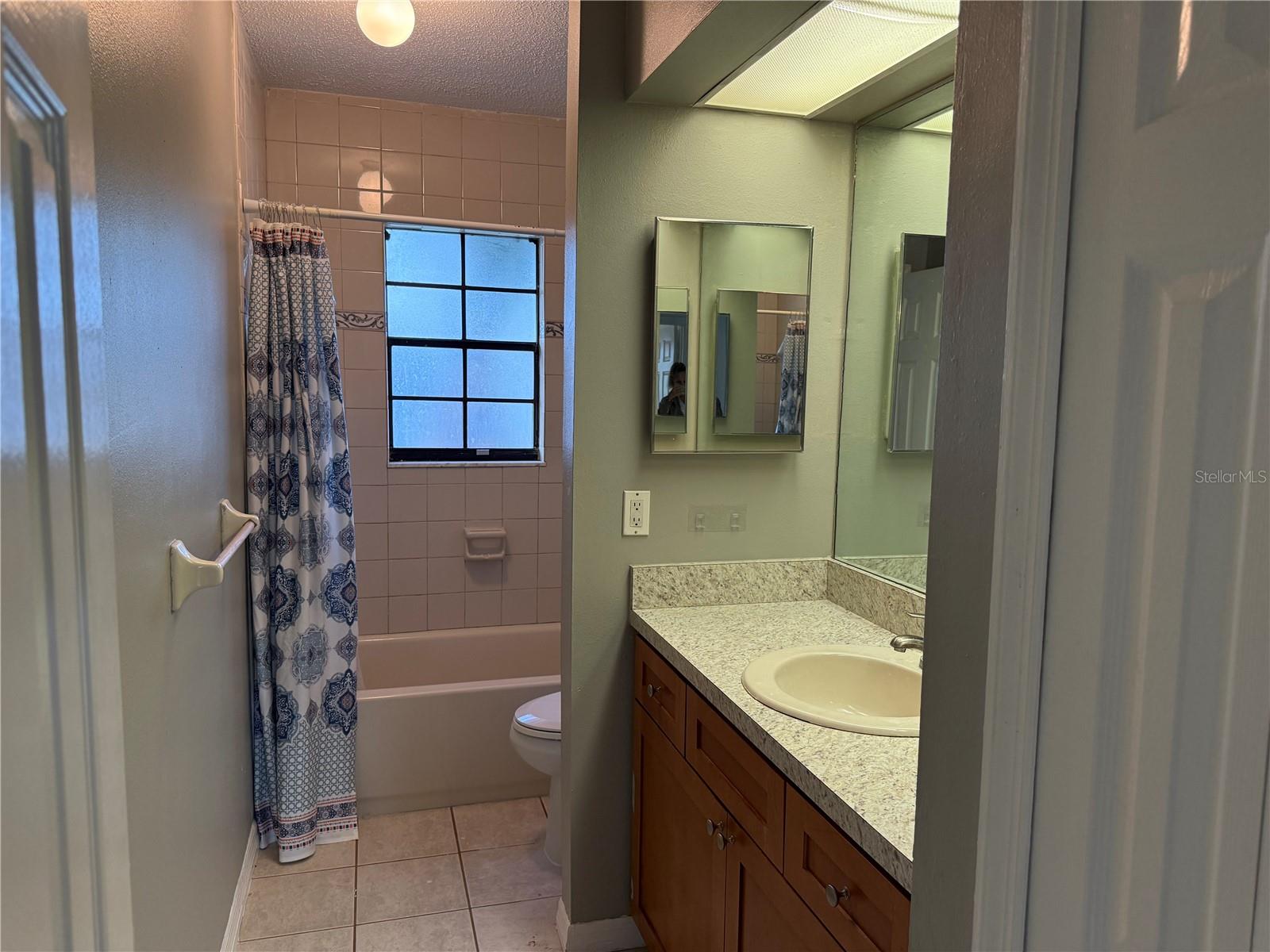 Image 19 of 21 For 3217 Oak Lawn Place 211