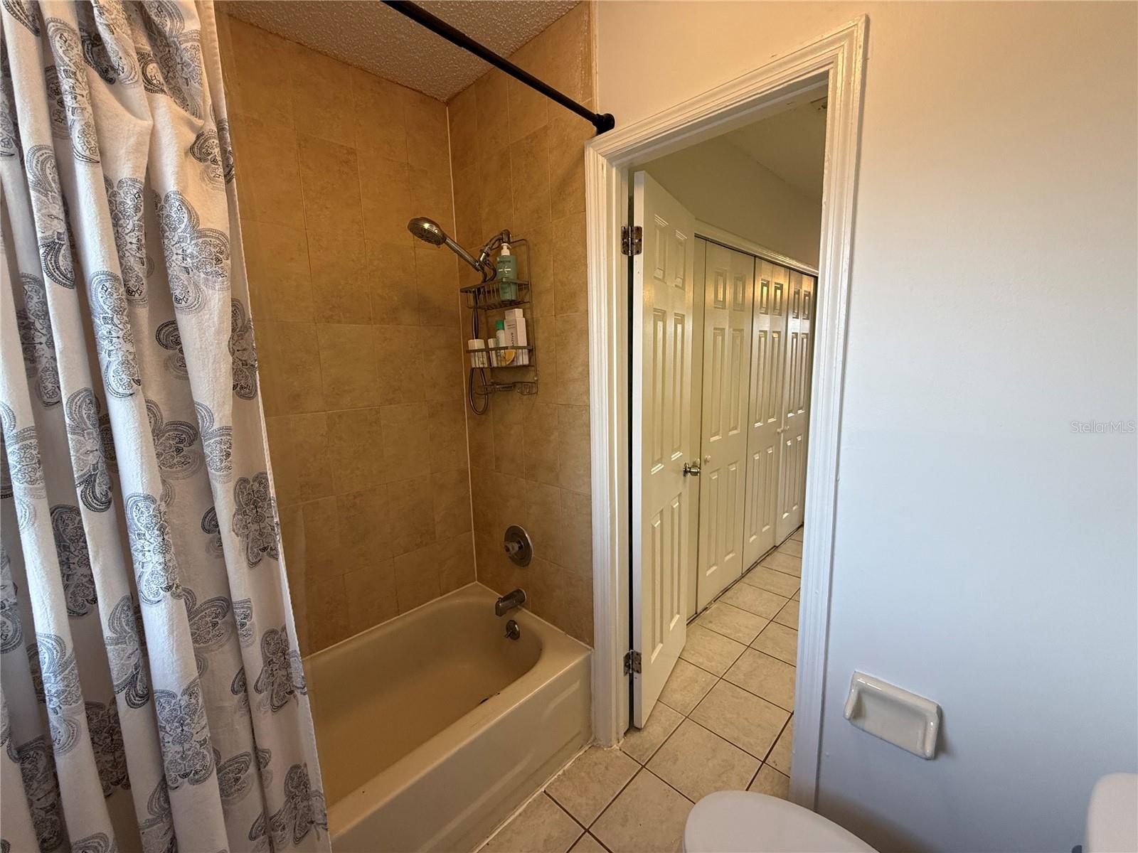 Image 20 of 21 For 3217 Oak Lawn Place 211