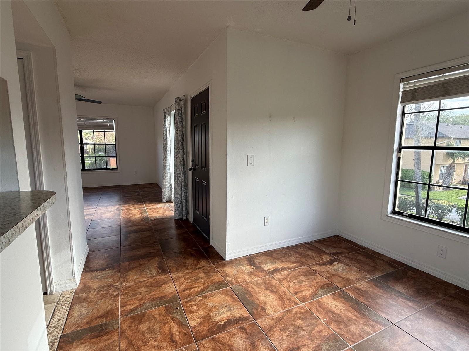 Image 9 of 21 For 3217 Oak Lawn Place 211