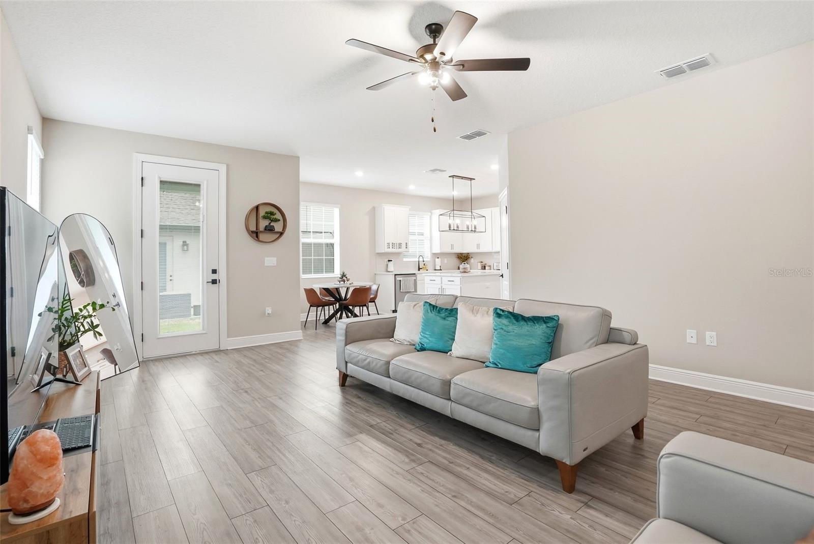 Image 5 of 22 For 7848 Somersworth Drive