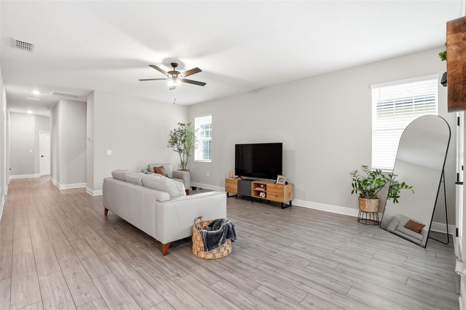 Image 6 of 22 For 7848 Somersworth Drive