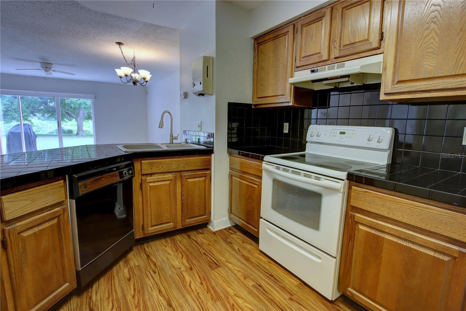 Image 13 of 25 For 4917 Walden Circle