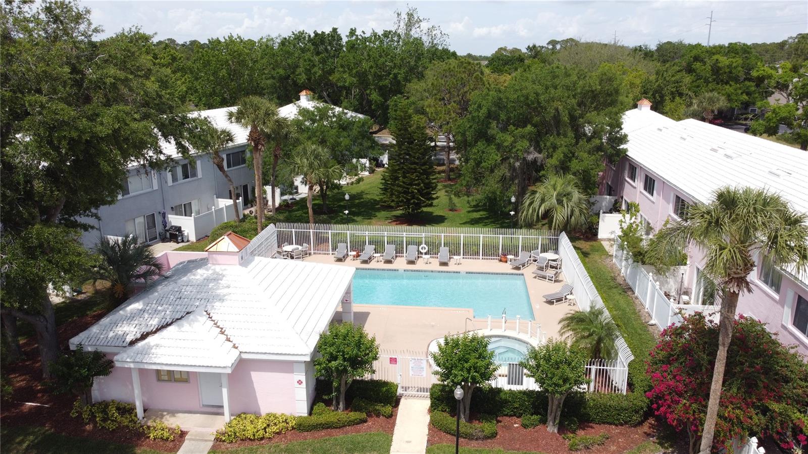 Image 5 of 25 For 4917 Walden Circle