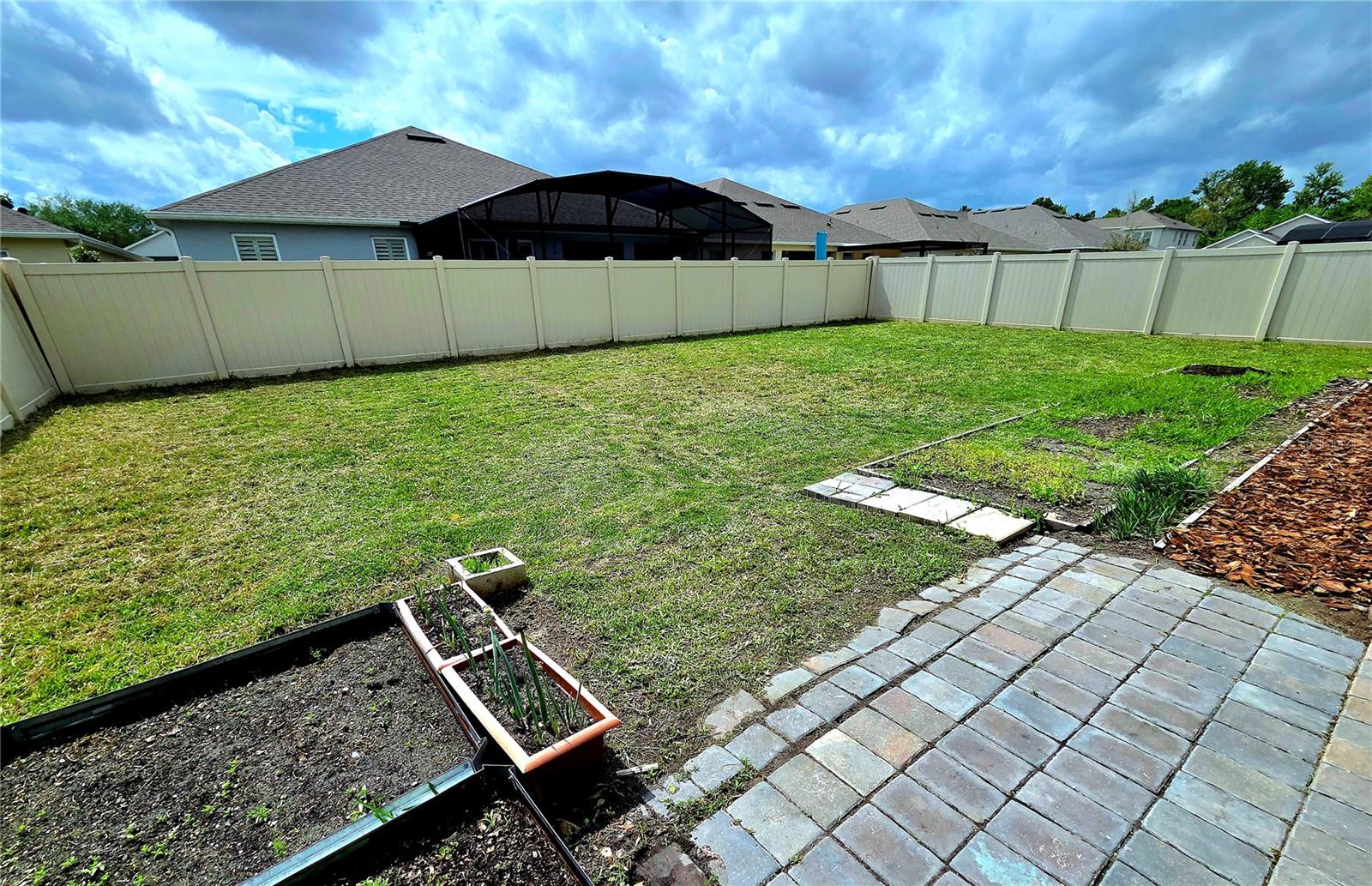 Image 18 of 24 For 1033 Wood Dale Circle