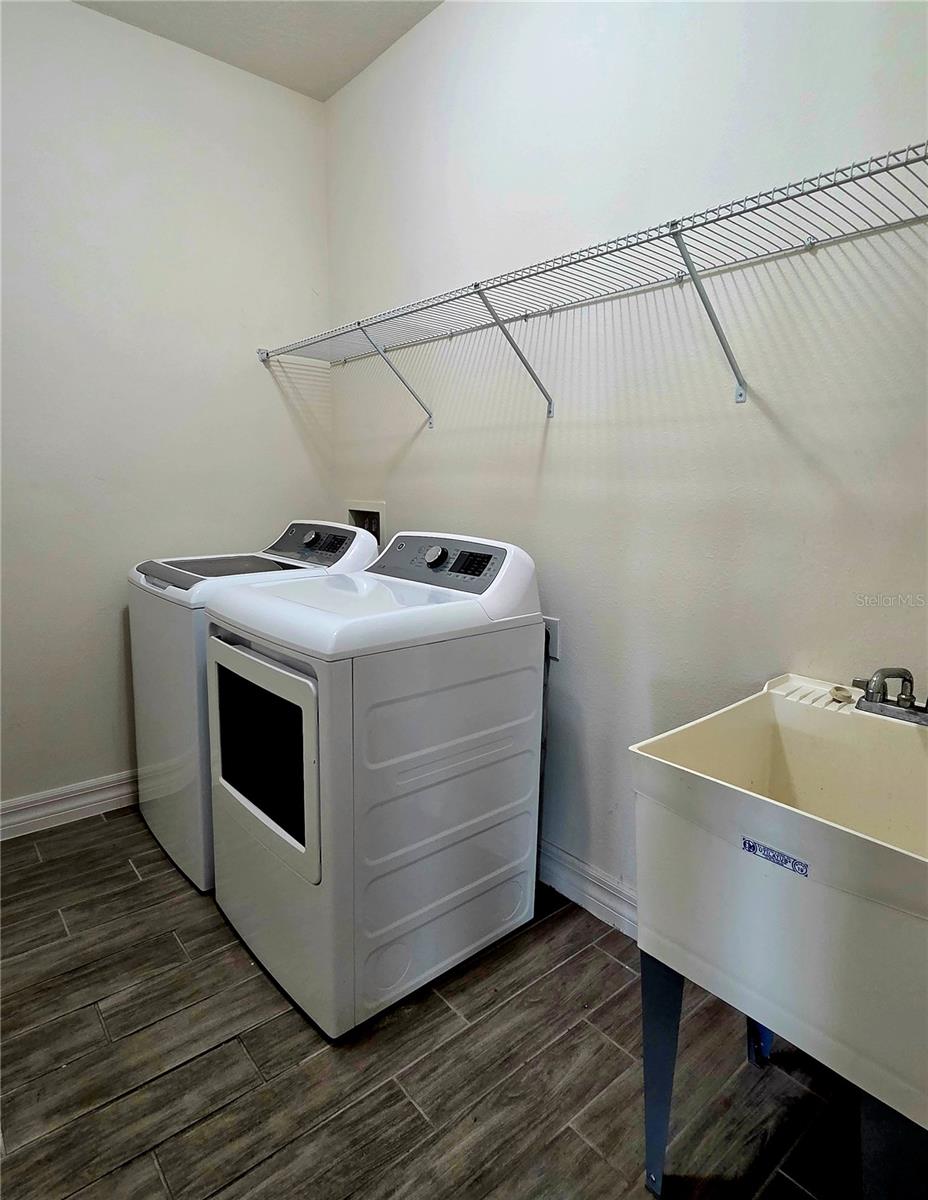 Image 24 of 24 For 1033 Wood Dale Circle