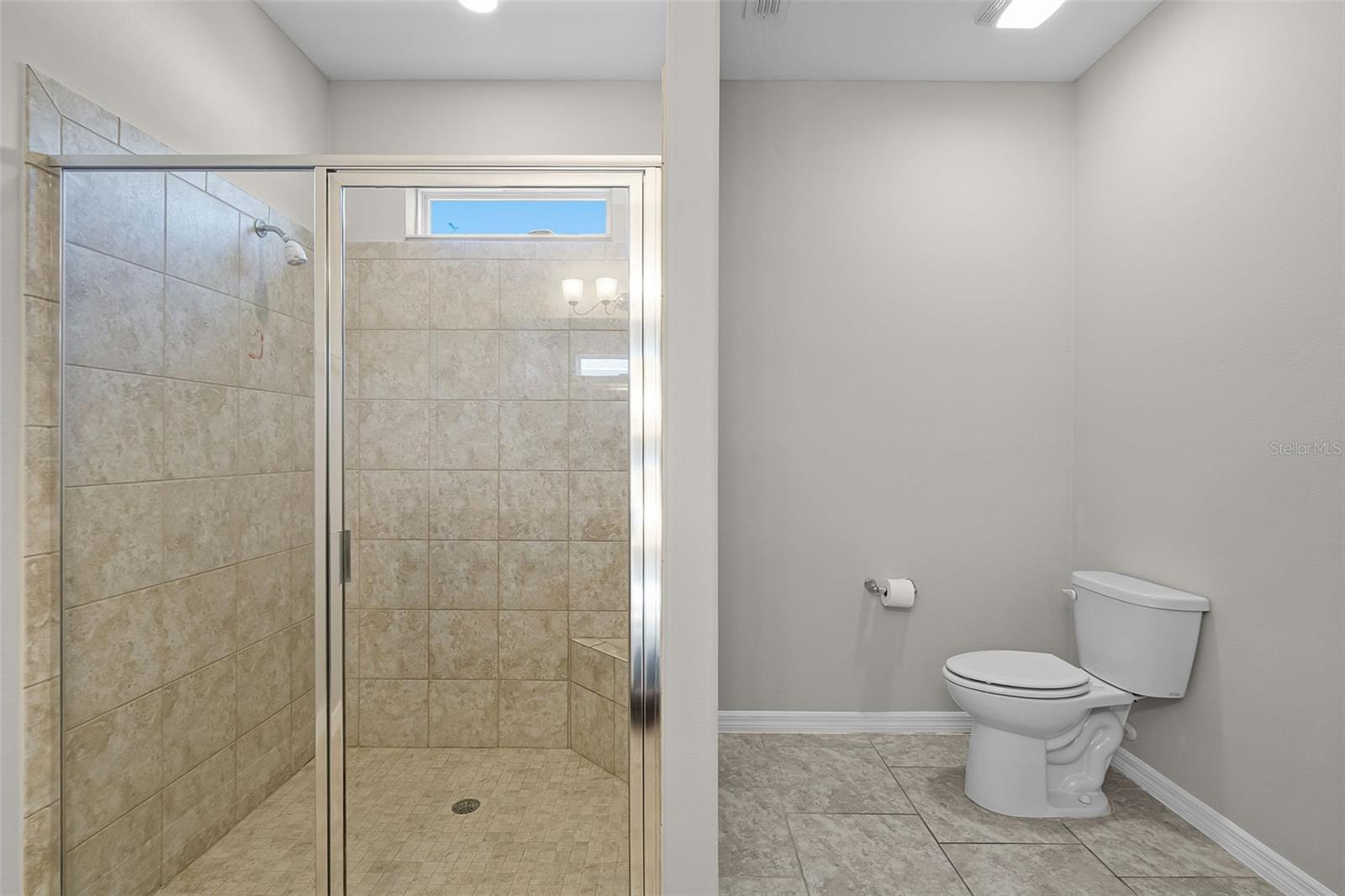 Image 18 of 24 For 405 Freesia Court