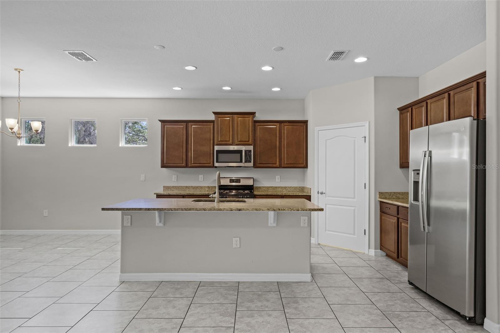 Image 7 of 24 For 405 Freesia Court