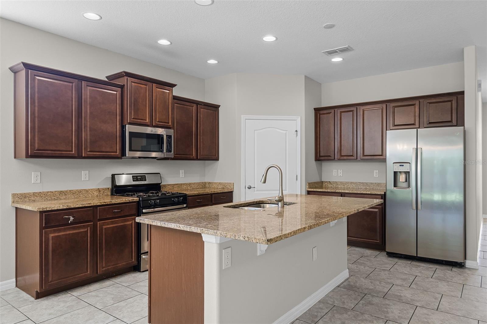 Image 8 of 24 For 405 Freesia Court