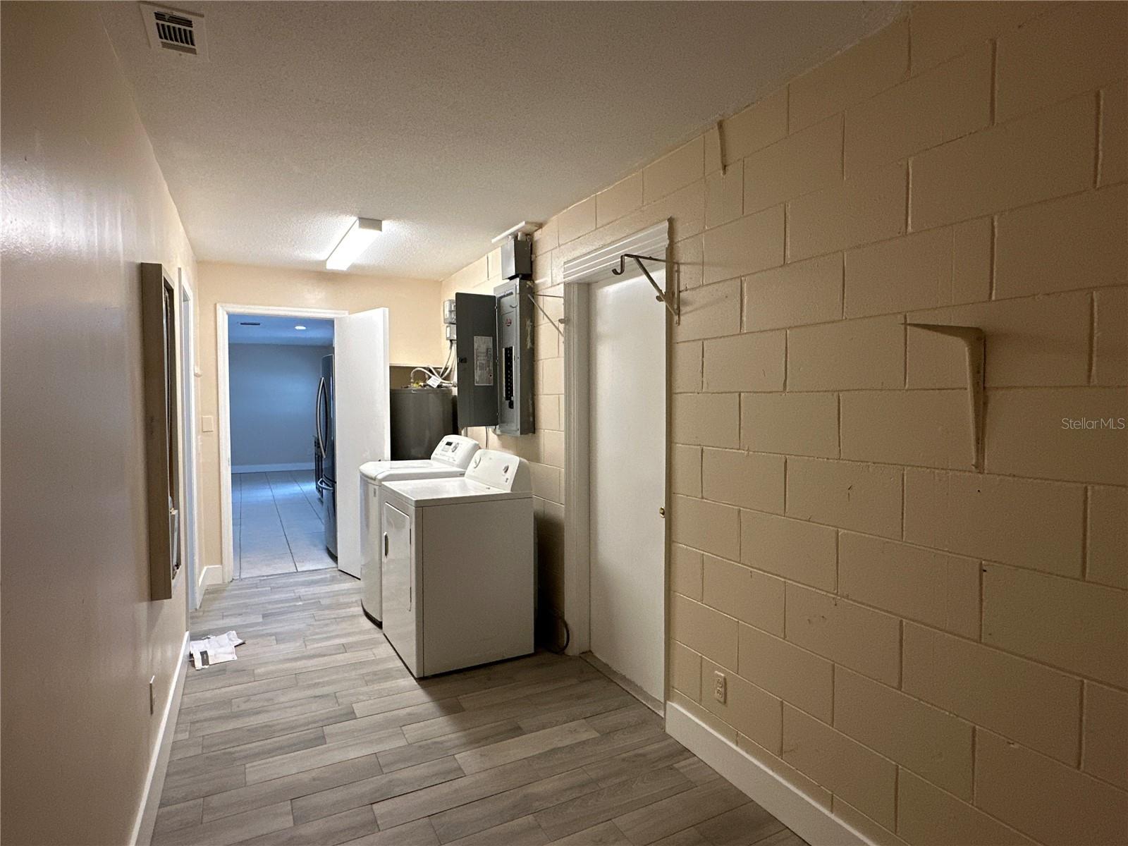 Image 8 of 23 For 5508 Turkey Lake Road