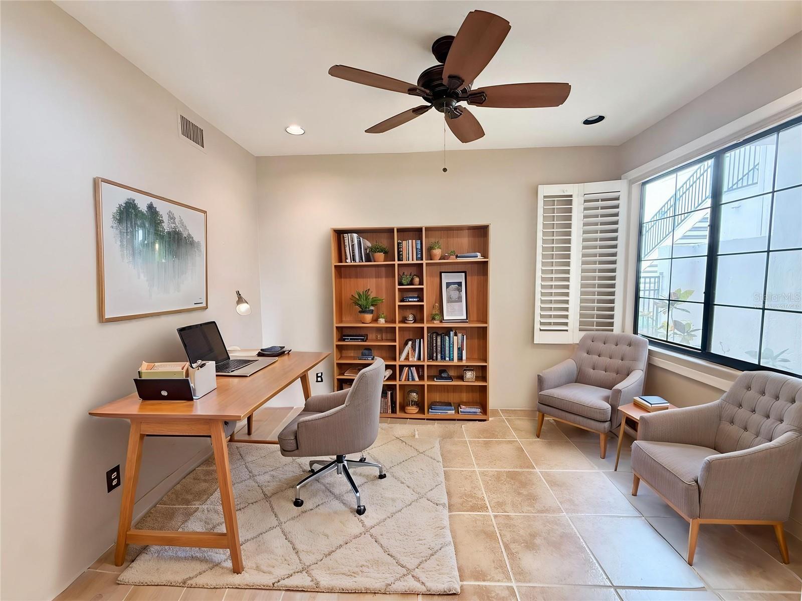 Image 5 of 20 For 524 Via Verona Lane 103