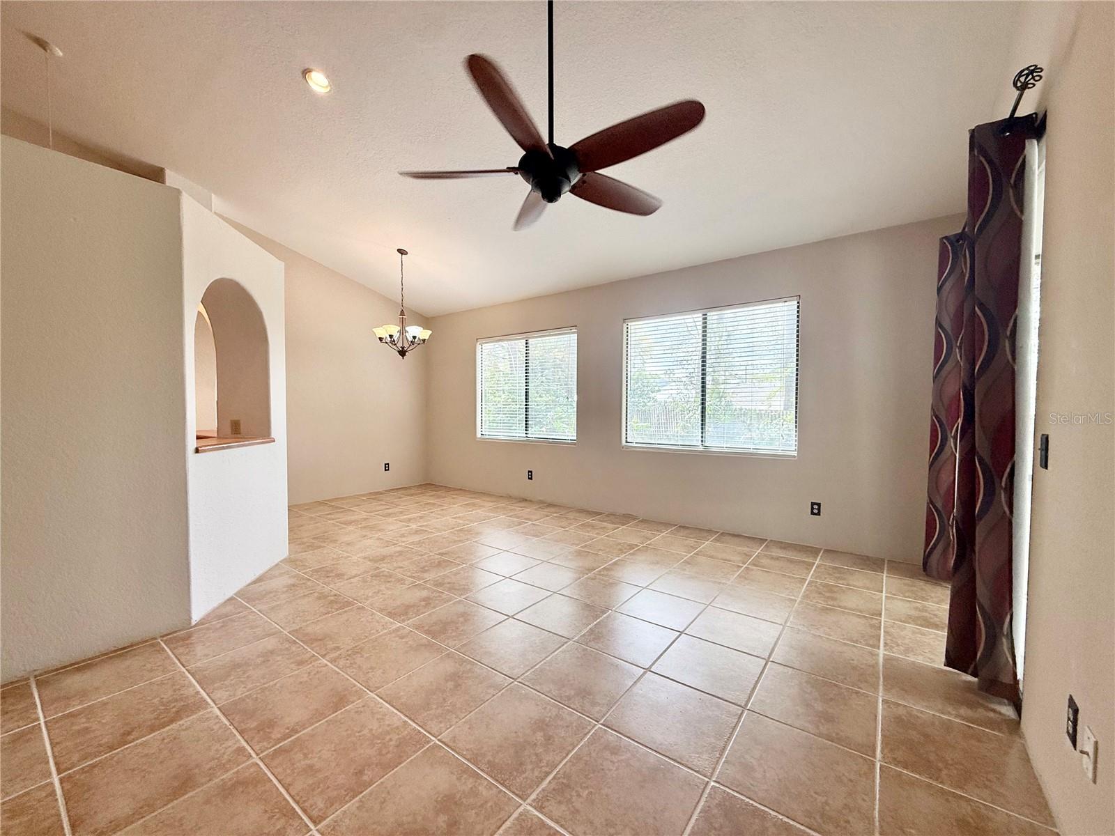 Image 9 of 20 For 524 Via Verona Lane 103