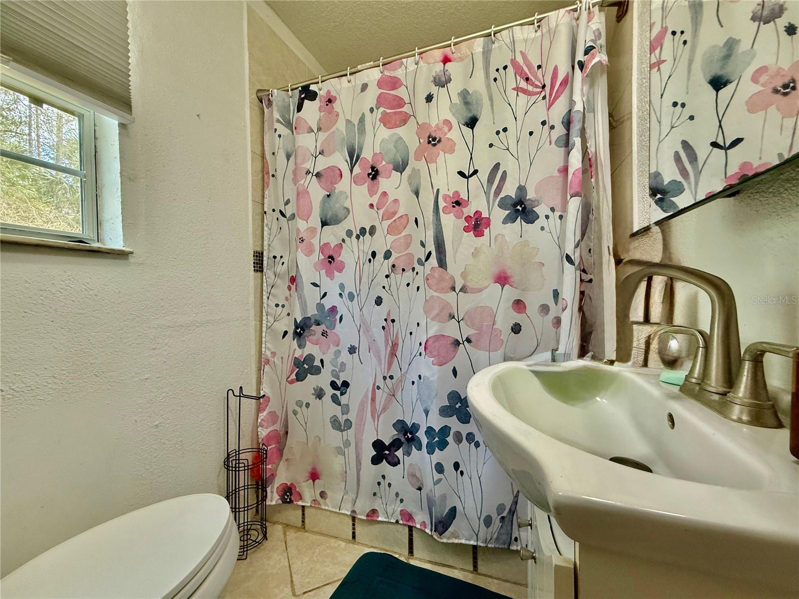 Image 20 of 27 For 1363 Emporia Road