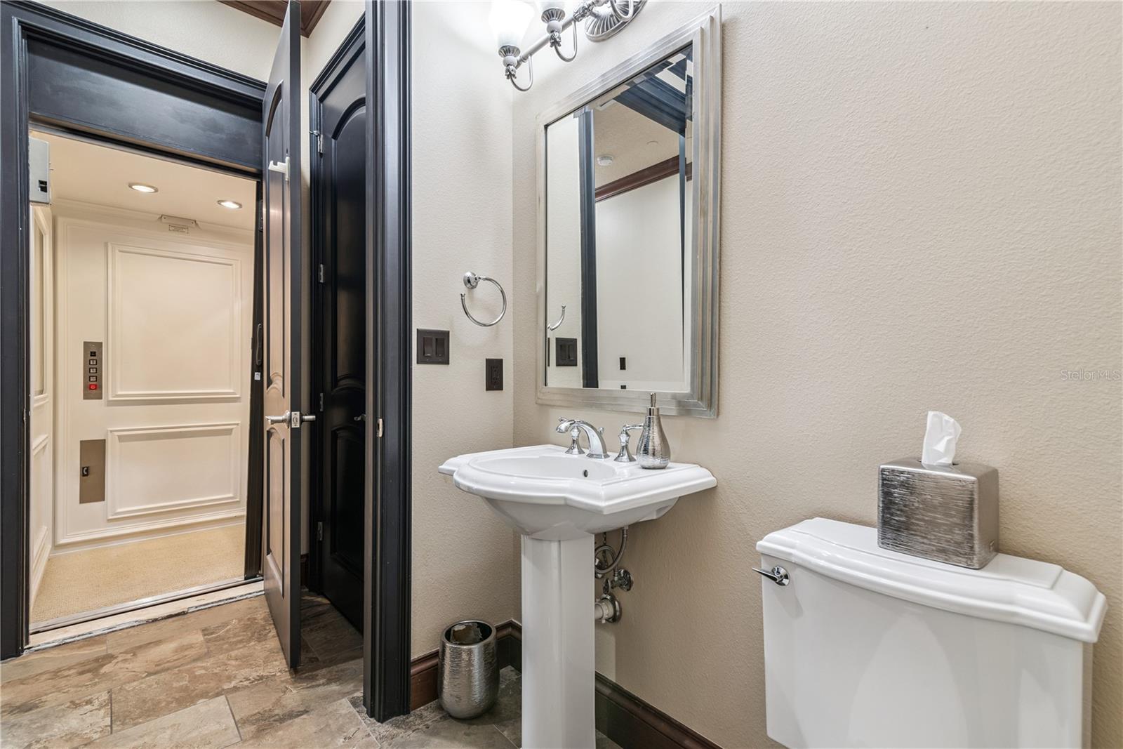 Image 29 of 40 For 101 New York Avenue 302