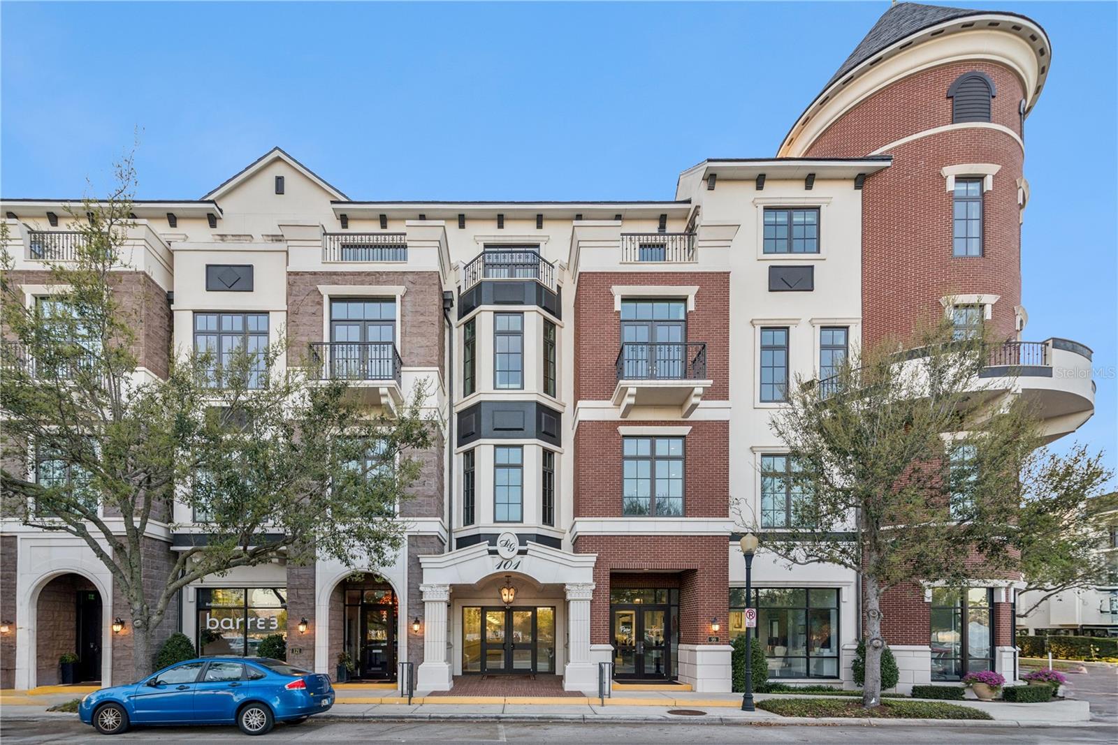 Image 3 of 40 For 101 New York Avenue 302