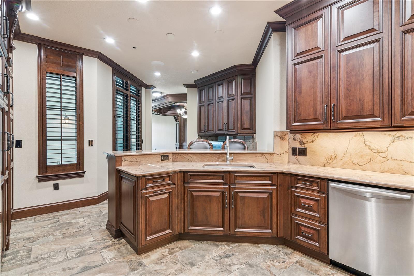 Image 6 of 40 For 101 New York Avenue 302