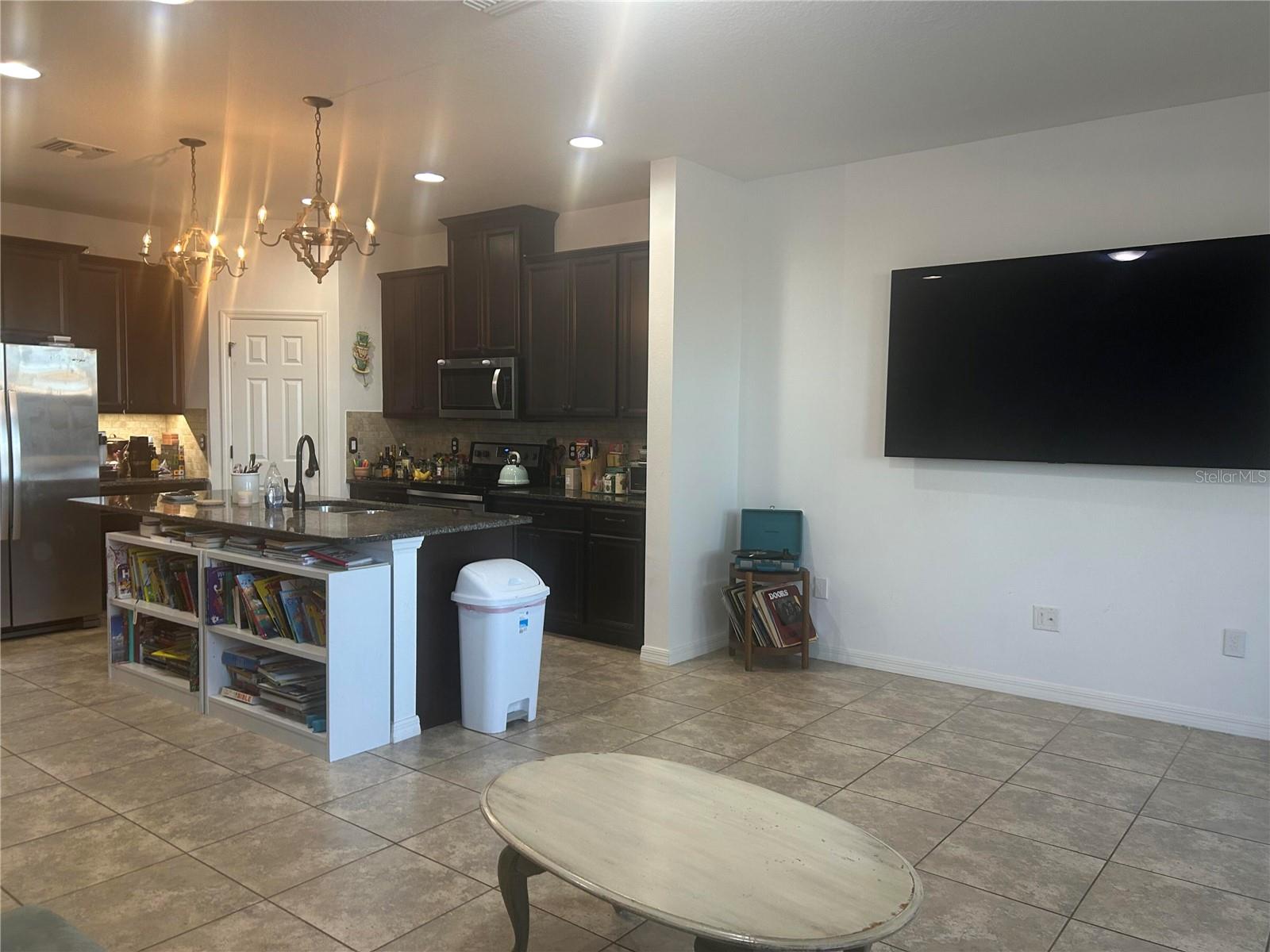 Image 12 of 19 For 18879 Ulmus Street