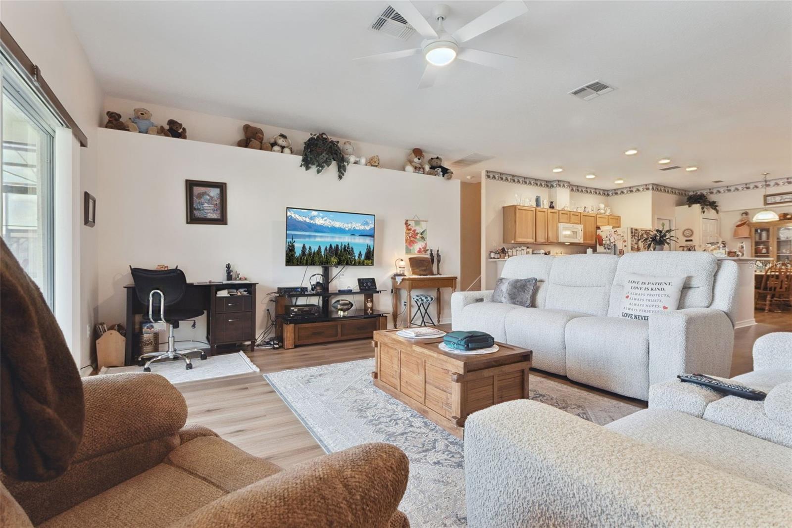 Image 11 of 36 For 1209 Castleport Road