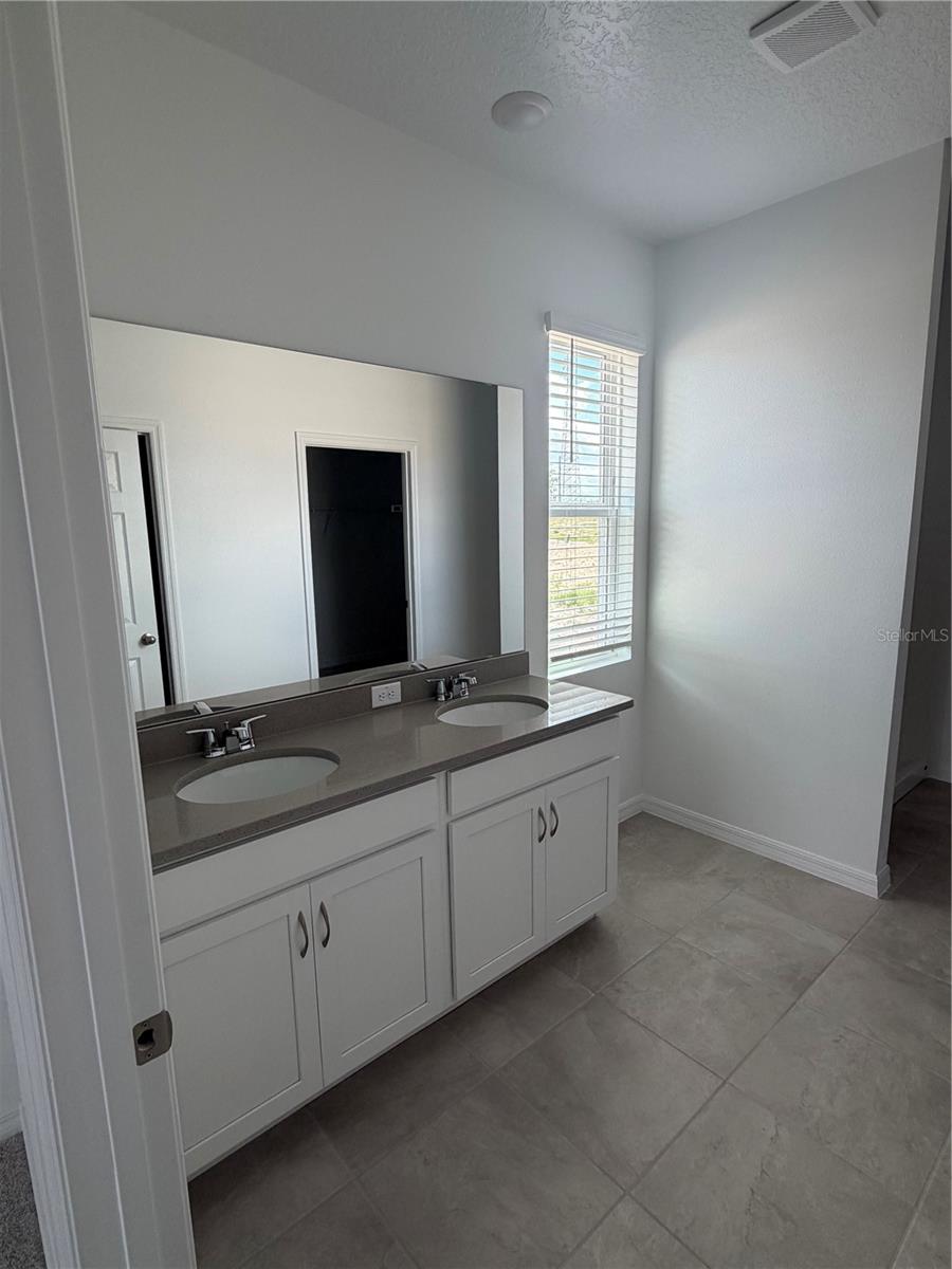 Image 7 of 14 For 24546 Hodges Reserve Avenue