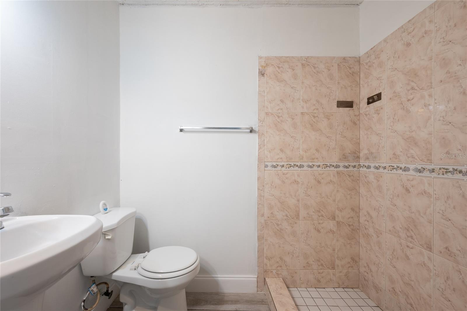 Image 43 of 45 For 7840 Snipe Street