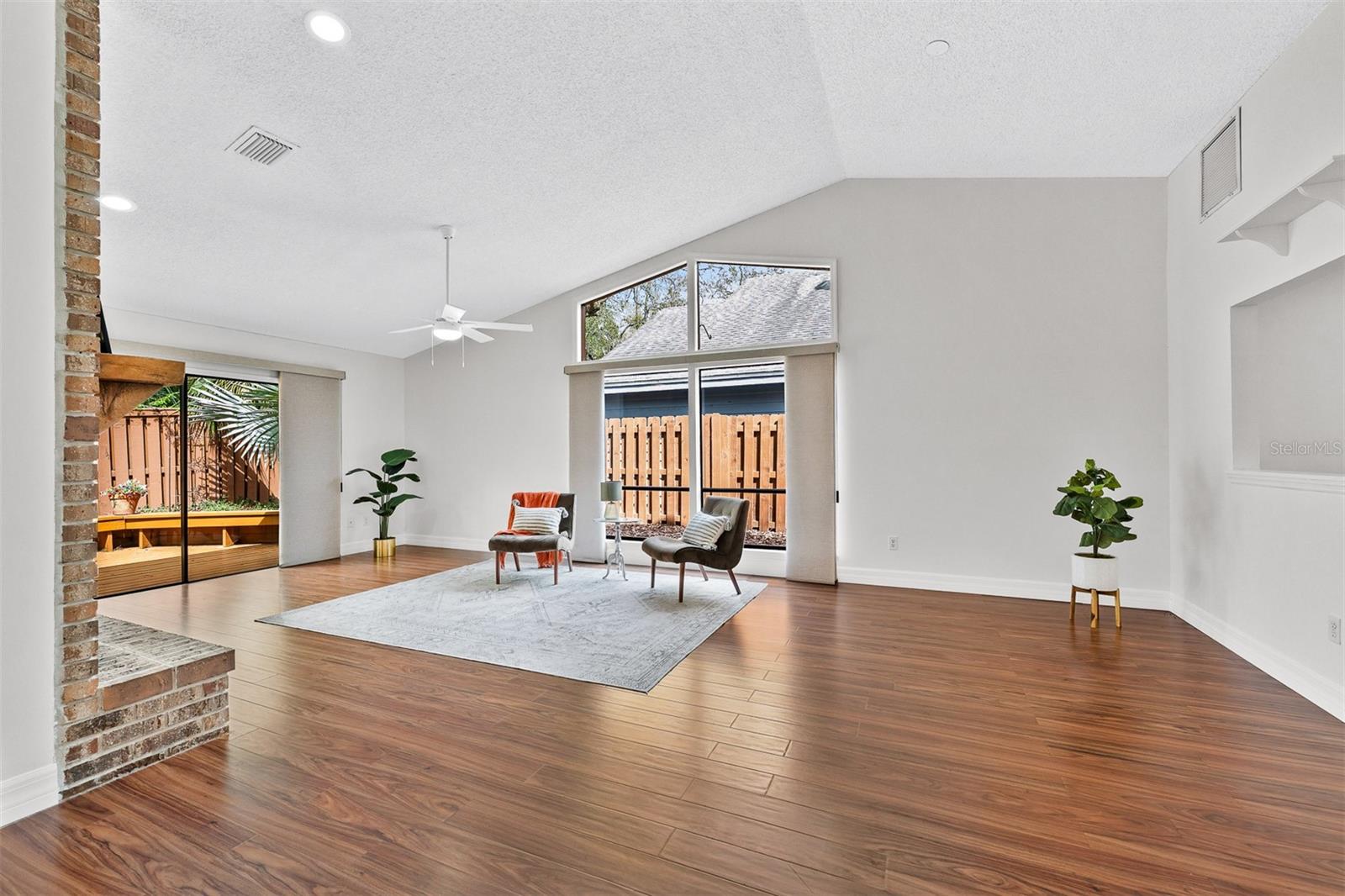 Image 19 of 52 For 224 Springside Road