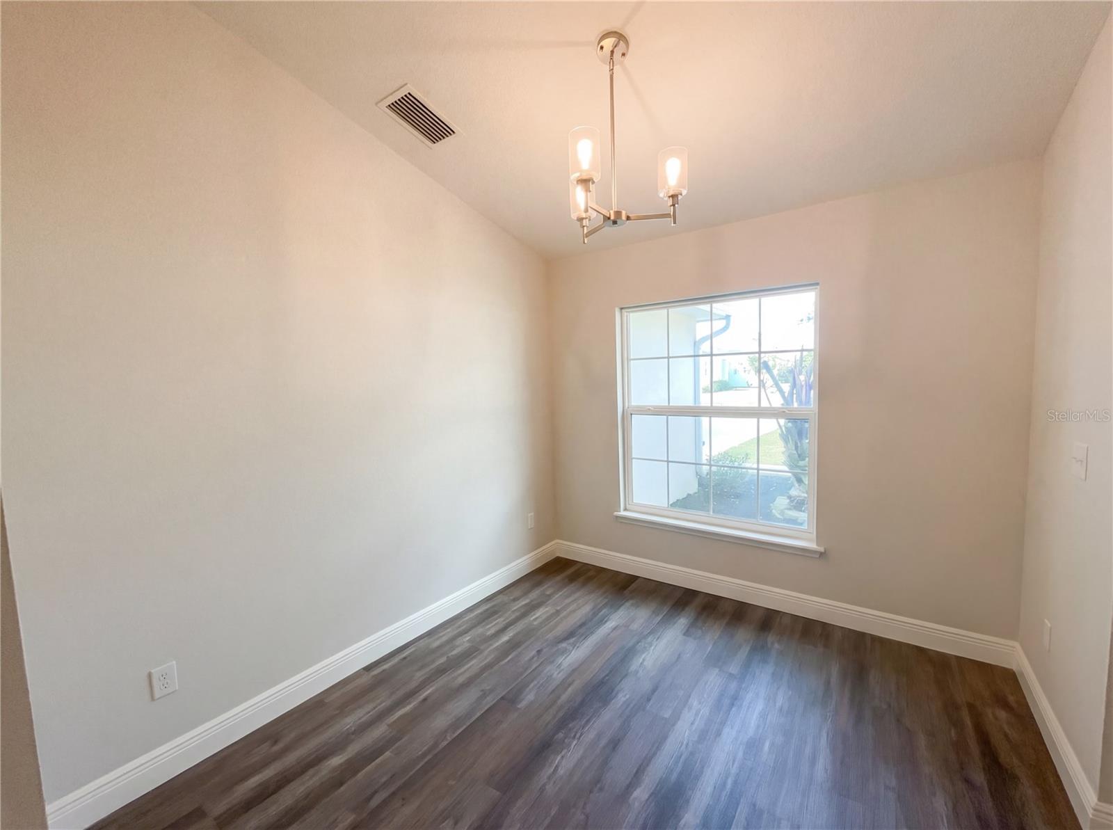 Image 13 of 32 For 1836 Winged Elm Place