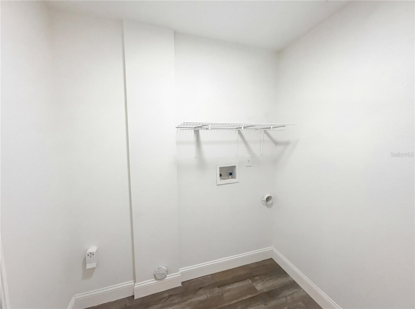 Image 22 of 32 For 1836 Winged Elm Place