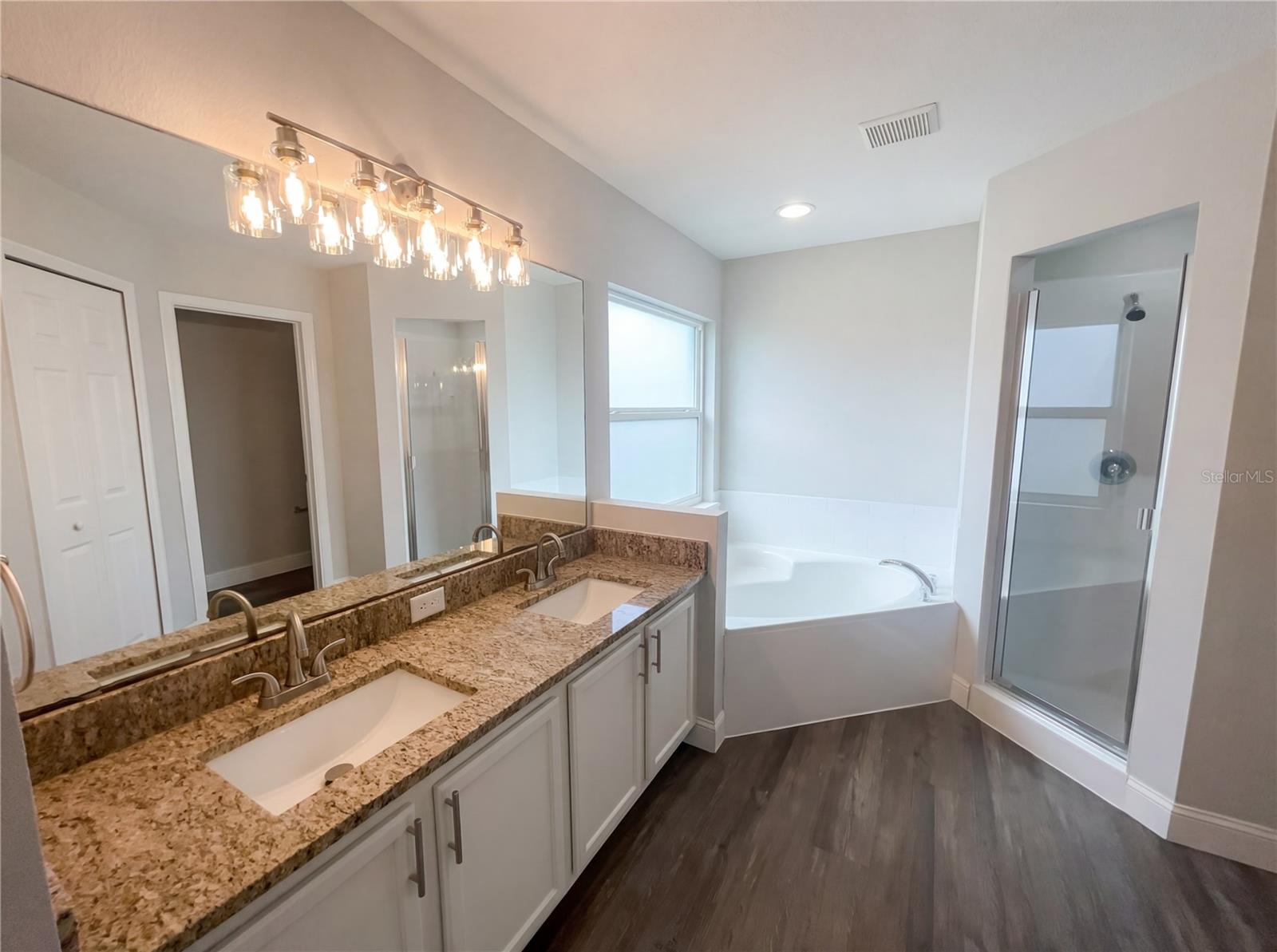 Image 23 of 32 For 1836 Winged Elm Place