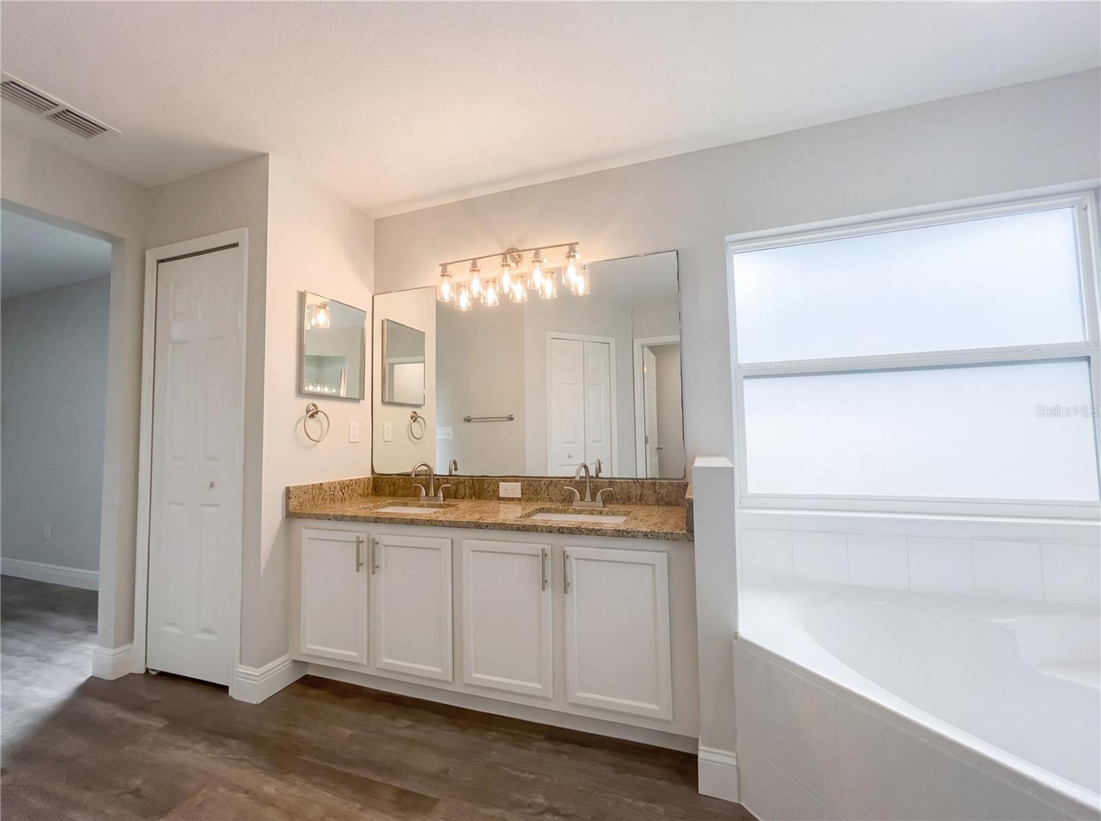 Image 26 of 32 For 1836 Winged Elm Place