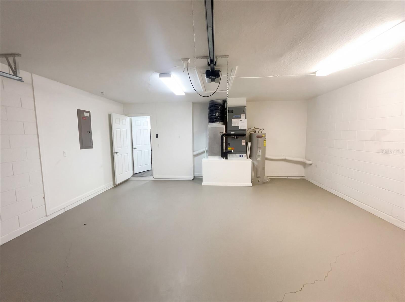 Image 27 of 32 For 1836 Winged Elm Place