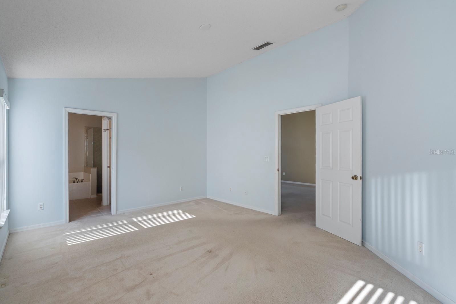 Image 15 of 38 For 4024 Forest Island Drive