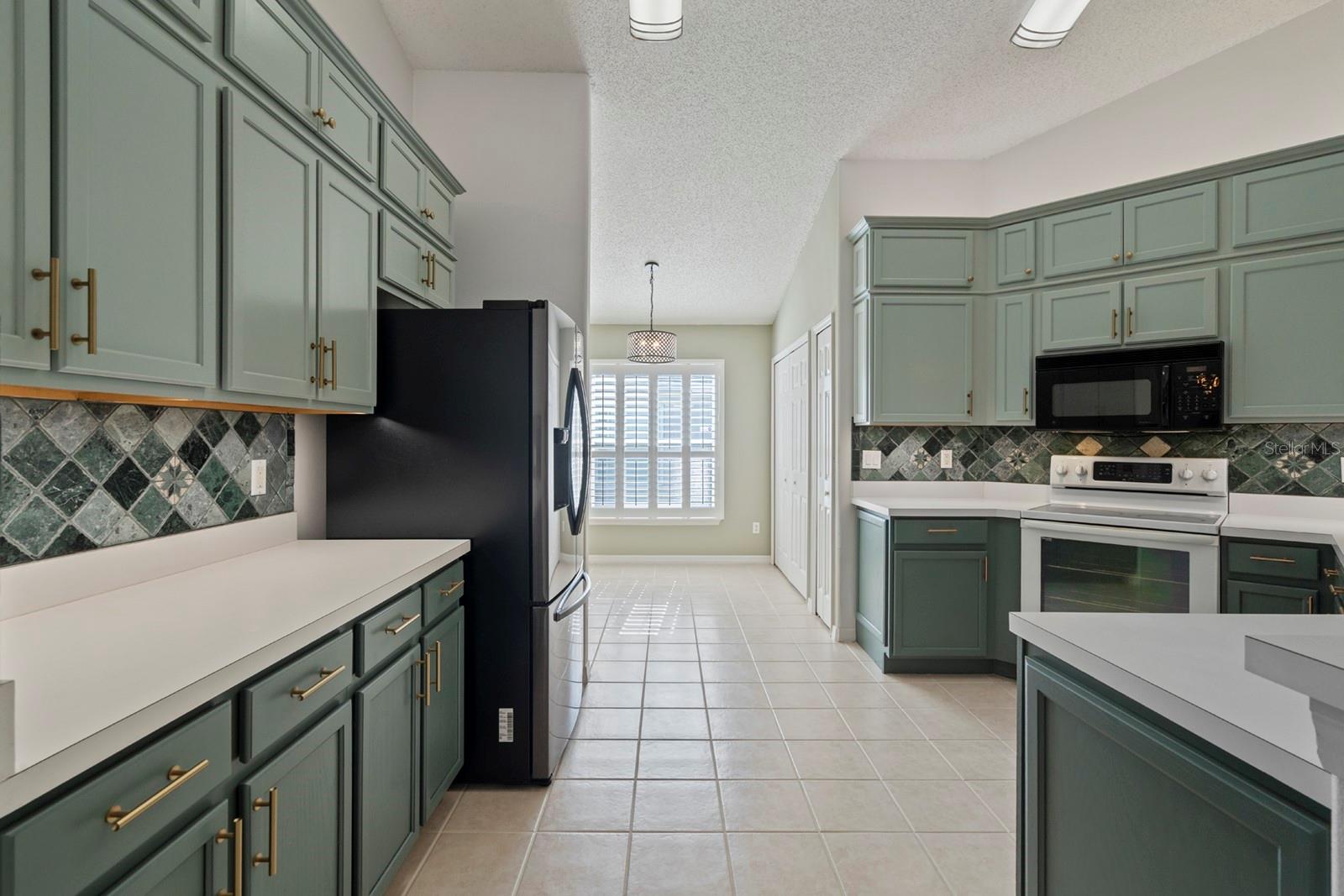 Image 5 of 38 For 4024 Forest Island Drive