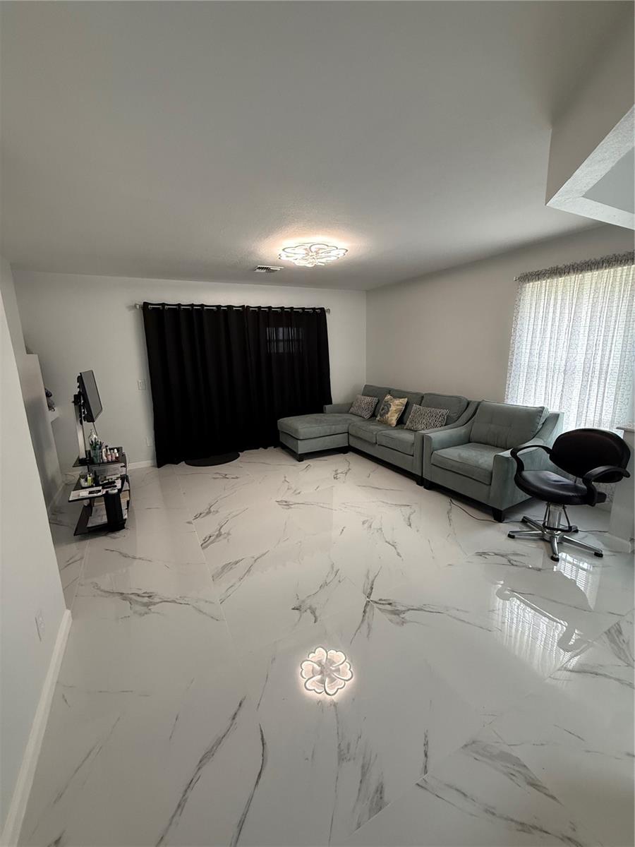 Image 5 of 14 For 50 Cordona Drive A