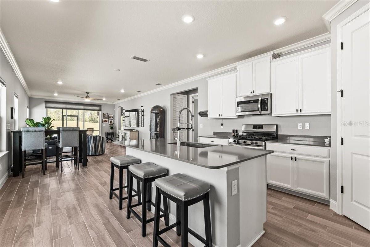 Image 4 of 64 For 907 Stillwater Boulevard